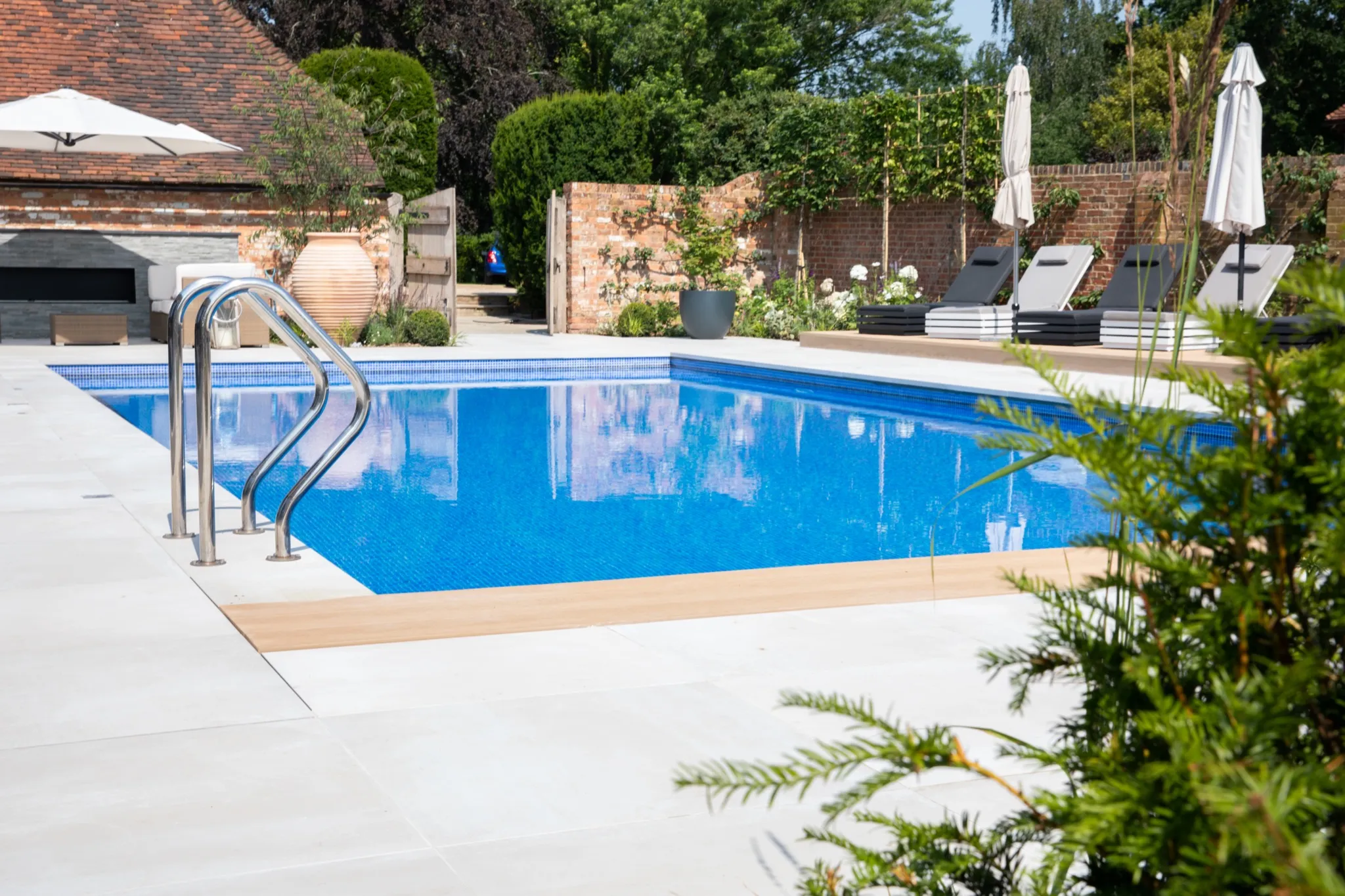 Luxury outdoor entertaining space